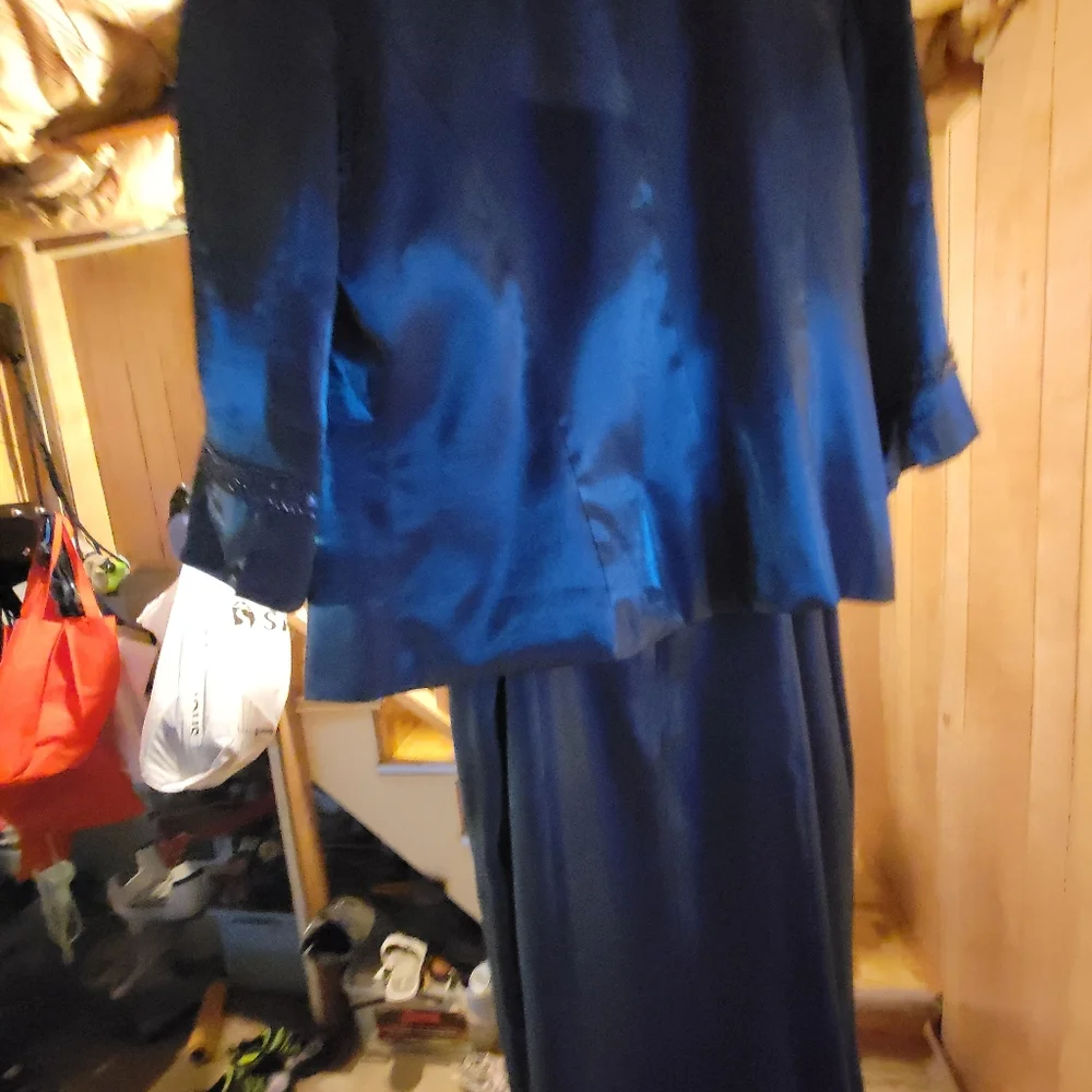 Dress - Picture 3 of 5